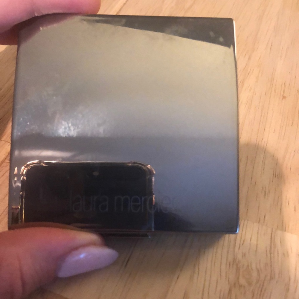 Laura Mercier bronzer